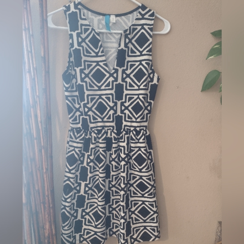 Francesca's BUTTONS Black & Off White Women's M Dress